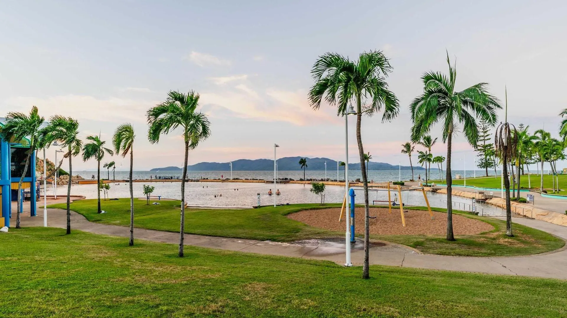 Rockpool Retreat Penthouse Apartment Townsville Australia